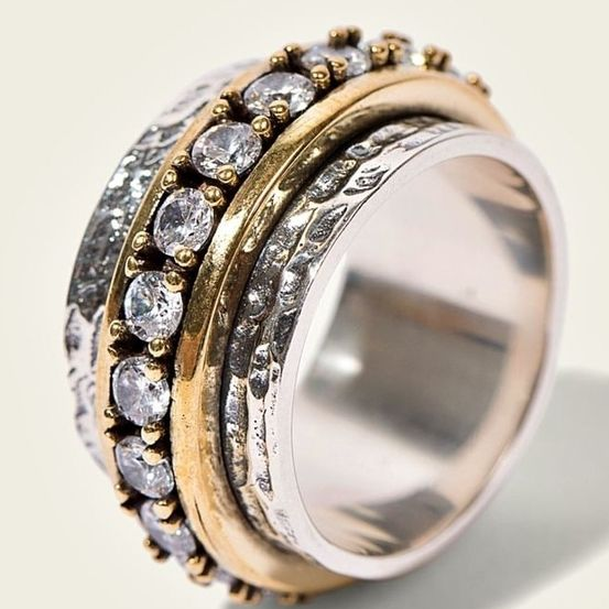 Elegant Ring with Zirconia Stones